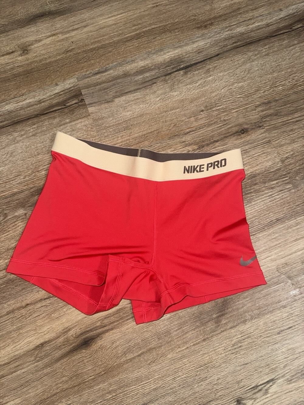 Nike Pro 365 Women's Yoga Volleyball Cheer Shorts Red Tan Large Running Gym
